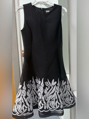 DKNY Embroidered Mesh Sleeveless Fit & Flare Dress - Black/White (Size 6) NWT